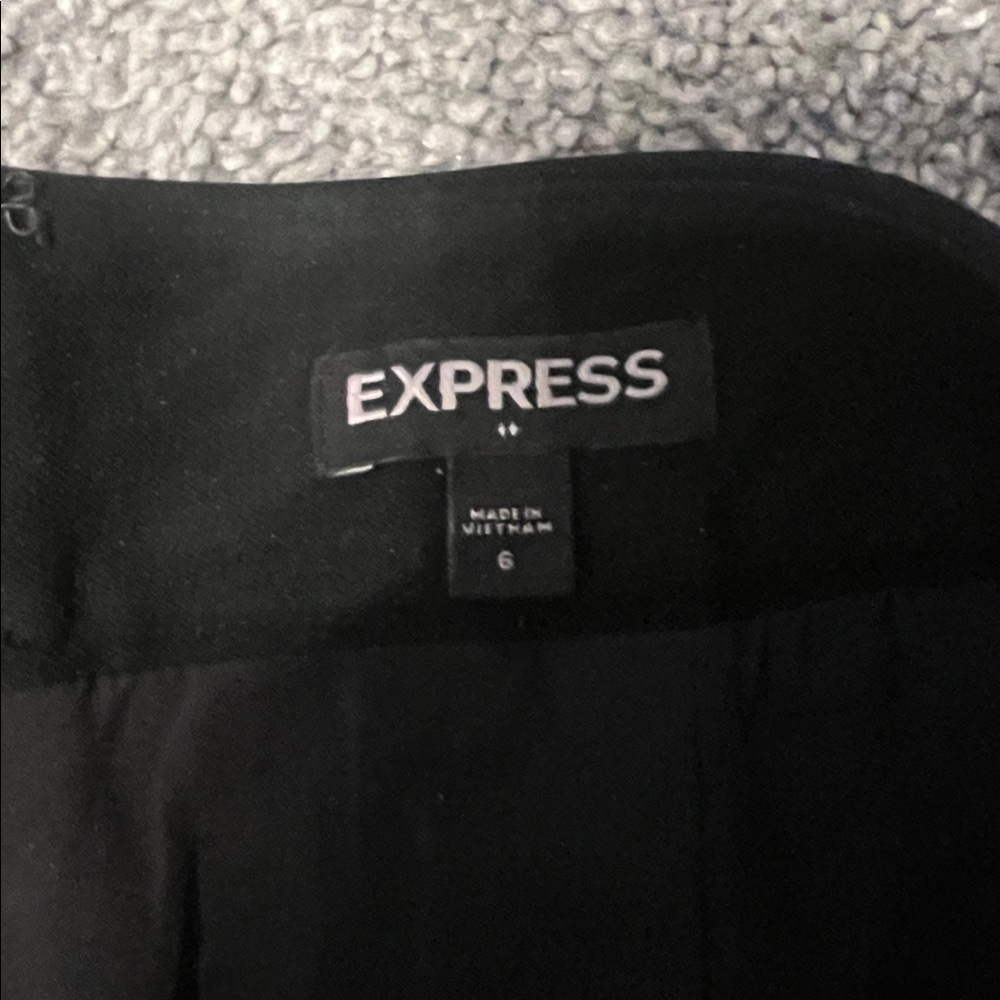 Express Black and White Houndstooth Pencil Skirt - Picture 2 of 3